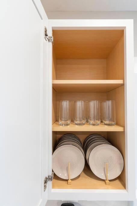 Brand New Cozy Modern Bungalow W/Hot Tub+Movieroom 7 Min From Uptown Charlotte Ngoại thất bức ảnh