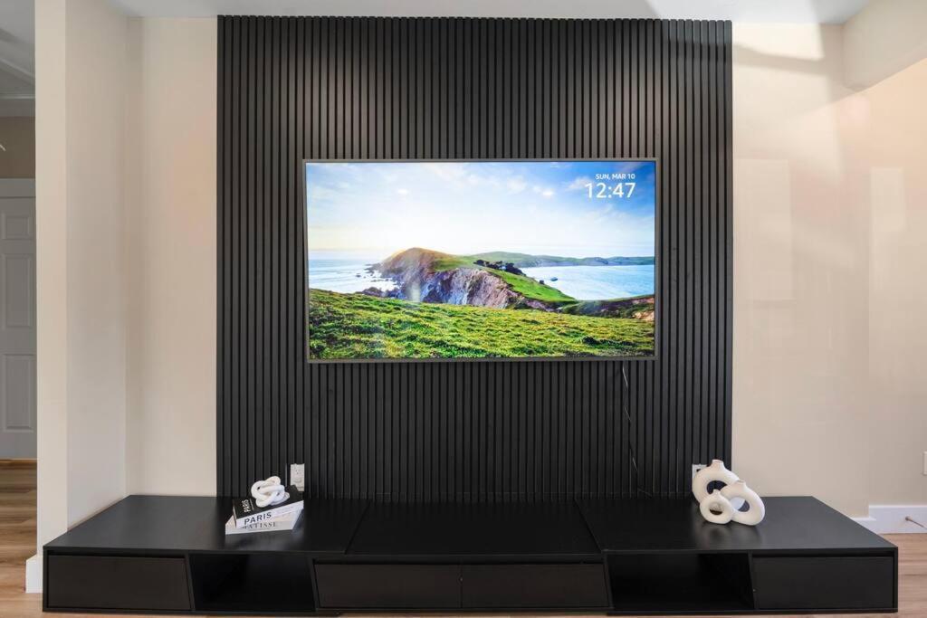 Brand New Cozy Modern Bungalow W/Hot Tub+Movieroom 7 Min From Uptown Charlotte Ngoại thất bức ảnh