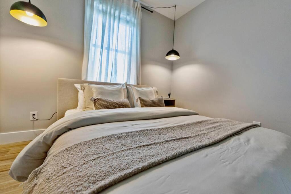 Brand New Cozy Modern Bungalow W/Hot Tub+Movieroom 7 Min From Uptown Charlotte Ngoại thất bức ảnh