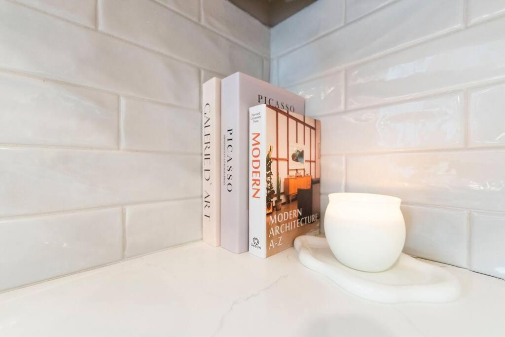 Brand New Cozy Modern Bungalow W/Hot Tub+Movieroom 7 Min From Uptown Charlotte Ngoại thất bức ảnh
