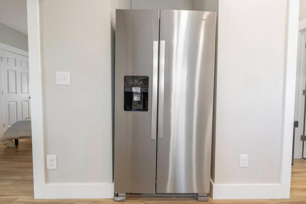 Brand New Cozy Modern Bungalow W/Hot Tub+Movieroom 7 Min From Uptown Charlotte Ngoại thất bức ảnh